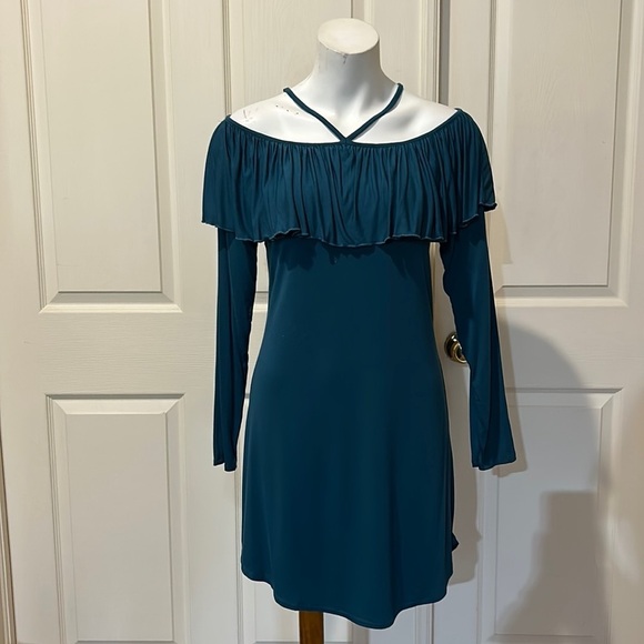 Chaser Ruffle Front Dress. NWT. Medium - Picture 1 of 8